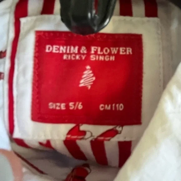 Denim & Flower Dabbing Santa shirt - Picture 3 of 5